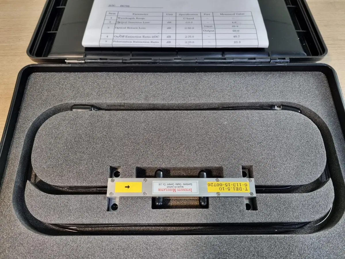 10Gbps 광 모듈레이터.