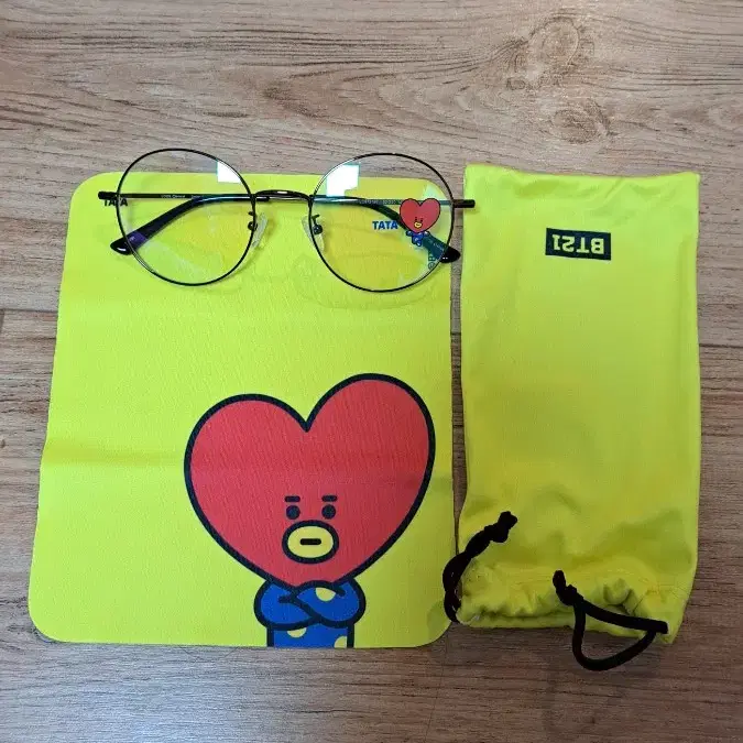 bt21 타타 안경