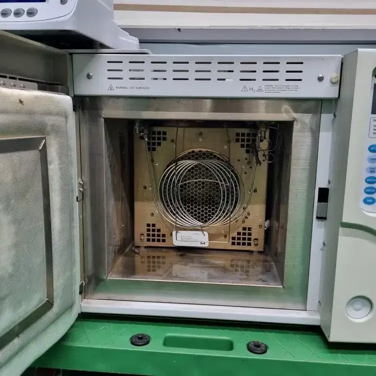 가스크로마토그래피 System ACM 6100.