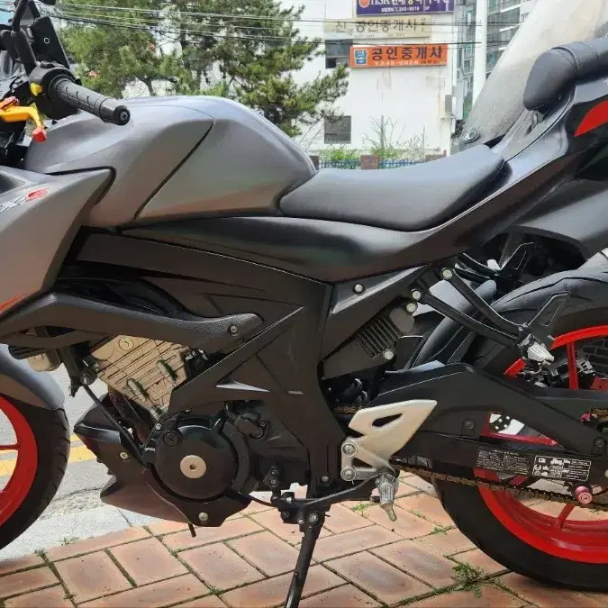 20년식 스즈키 gsx-s 125 팝니다.