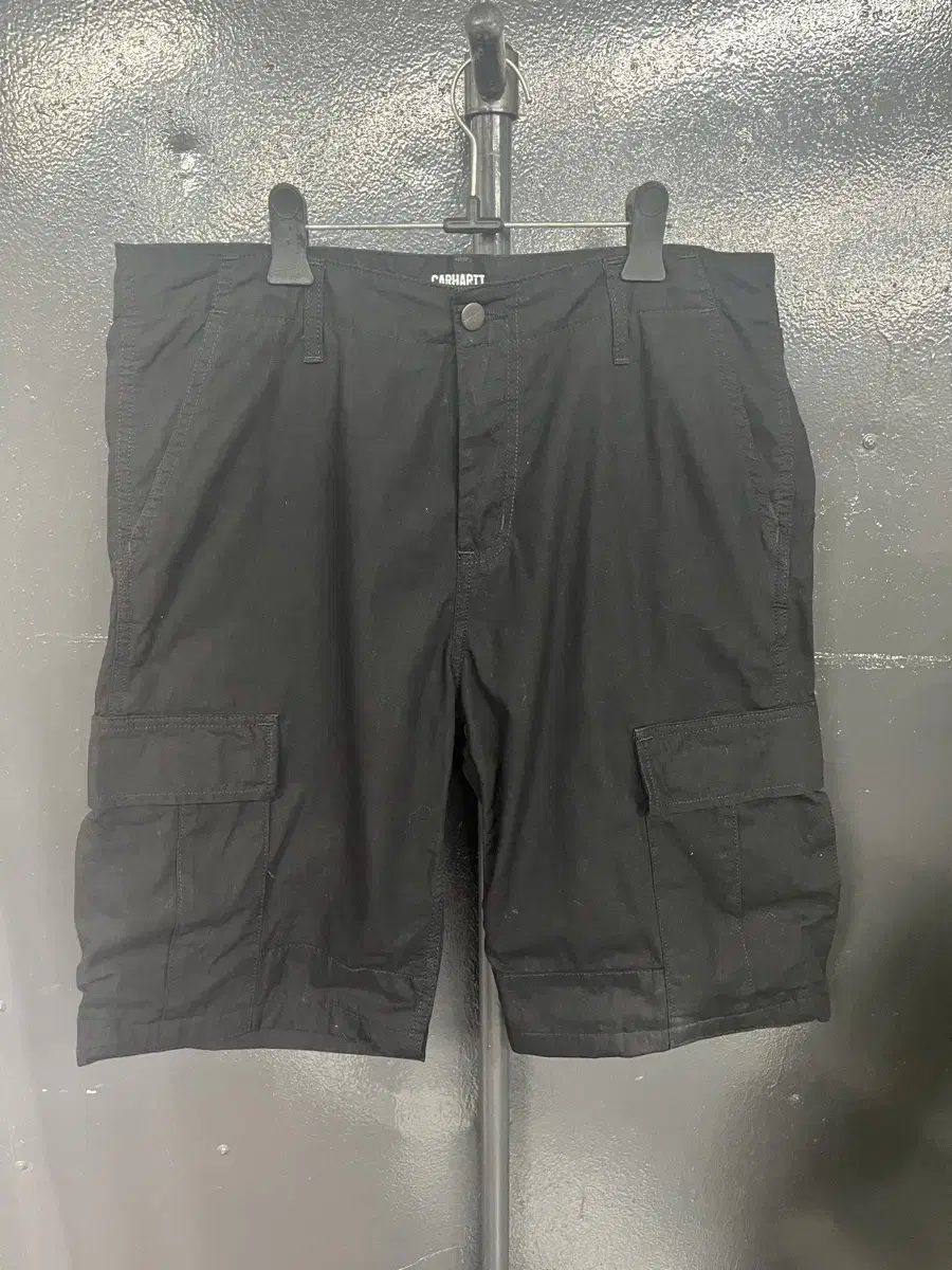 Calhart Cargo Shorts Size 32X32