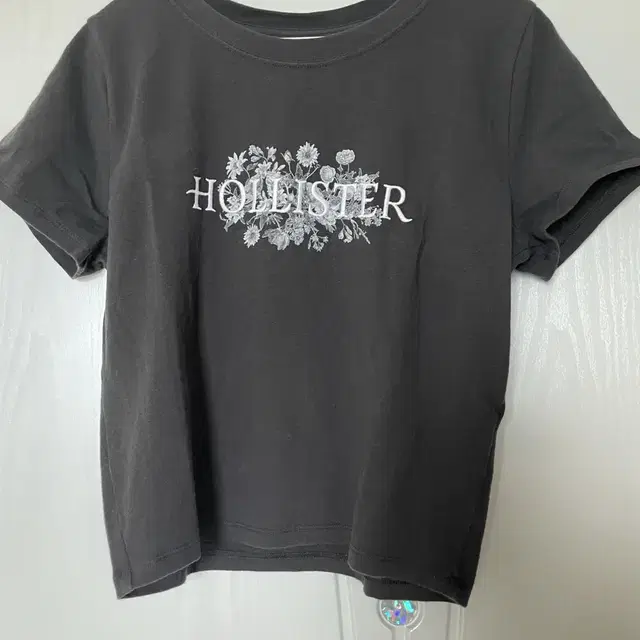 Hollister 차콜 면 반팔