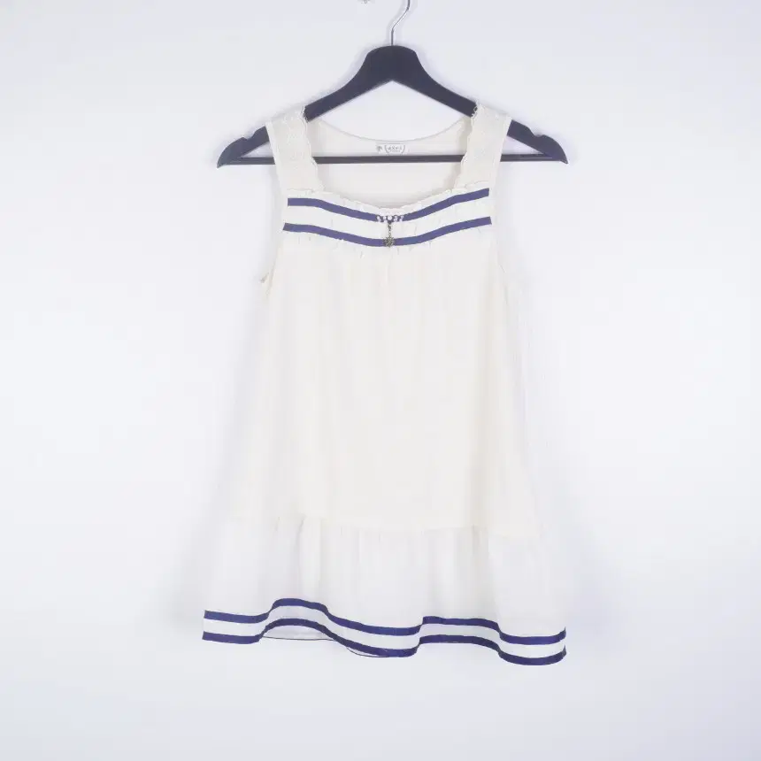 Exy's Farm Sleeveless Ivory Mini ONEPIECE via3711