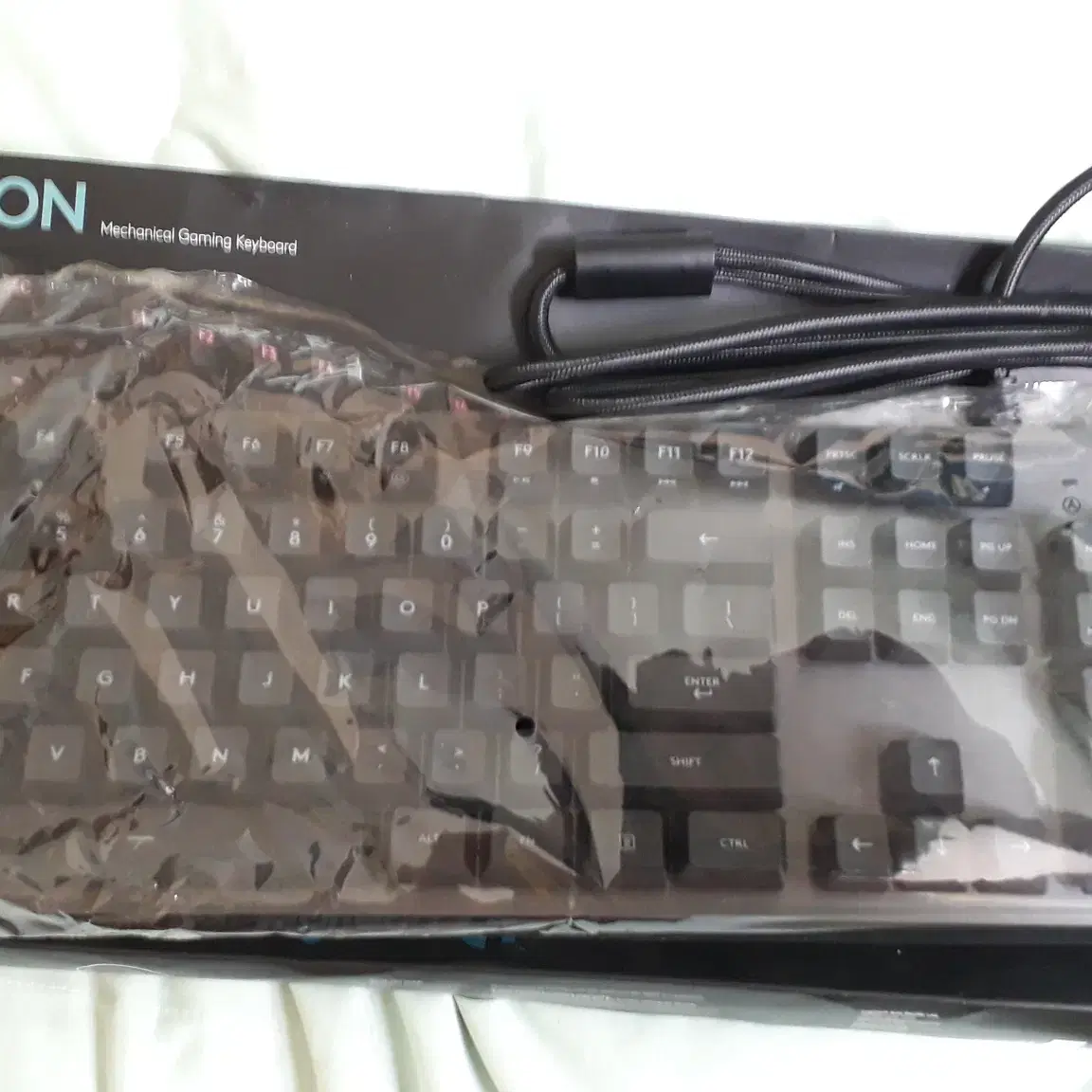 G413 CARBON LOGITECH G 키보드 팝니다. Romer G축