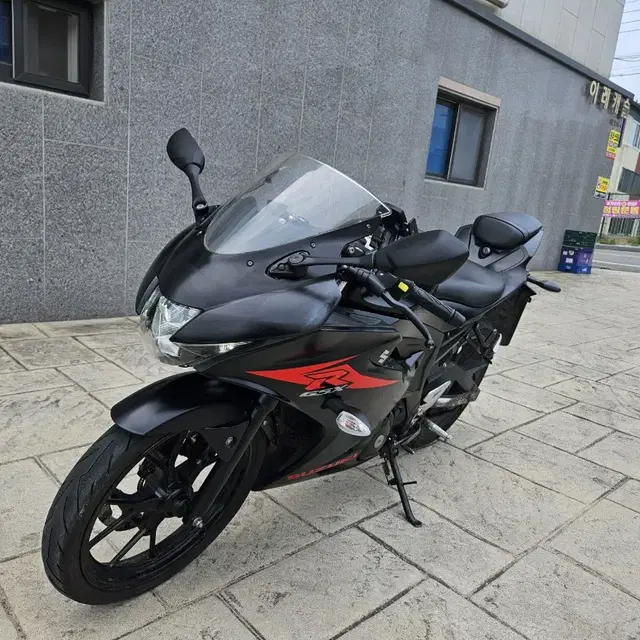 천안 평택 18년식 스즈키 gsx r125 판매합니다. 충청 경기 아산