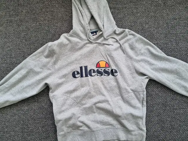 ellesse 회색 후드티 100