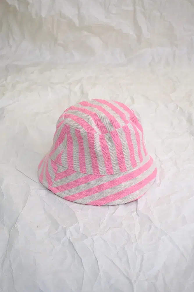 GAP striped bucket hat