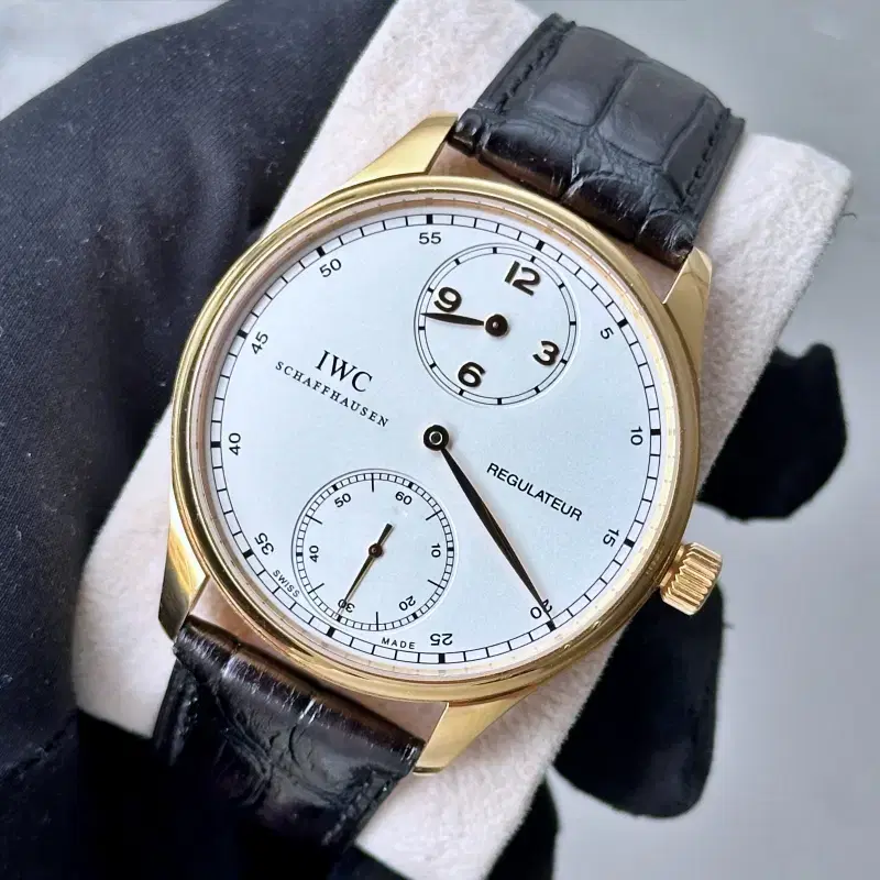 IWC 포르투기저 레귤레이터 43mm 옐로골드 18k 금통