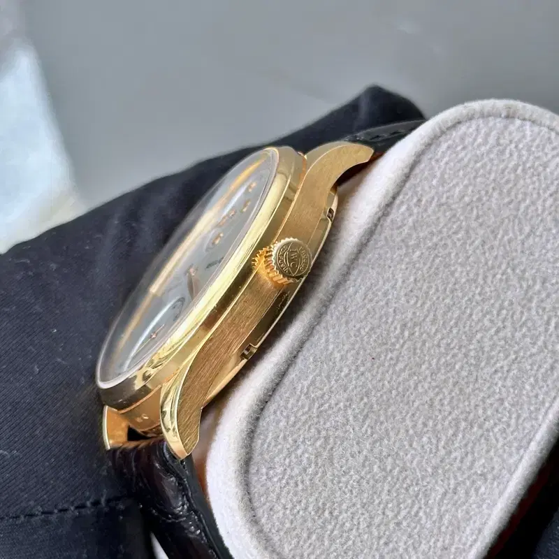 IWC 포르투기저 레귤레이터 43mm 옐로골드 18k 금통