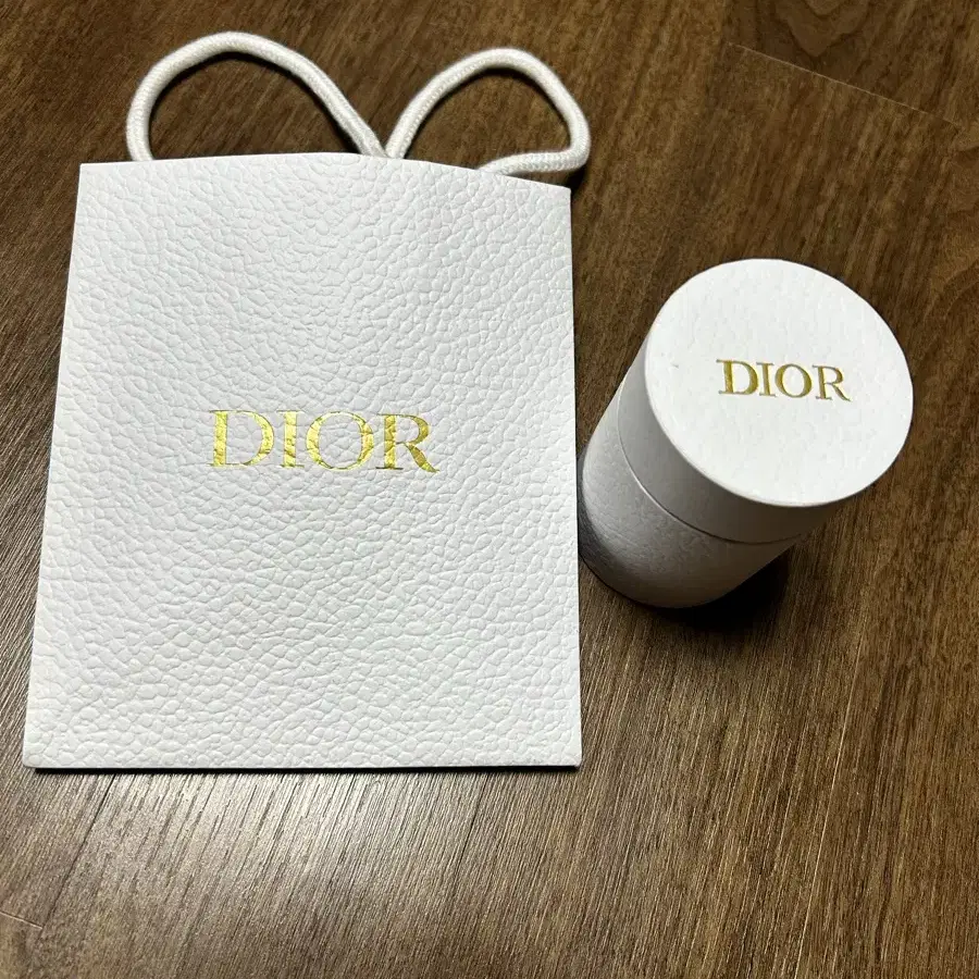 디올 Dior 박스 및 쇼핑백 판매합니다.  - 박스사이즈 : 5.5x8