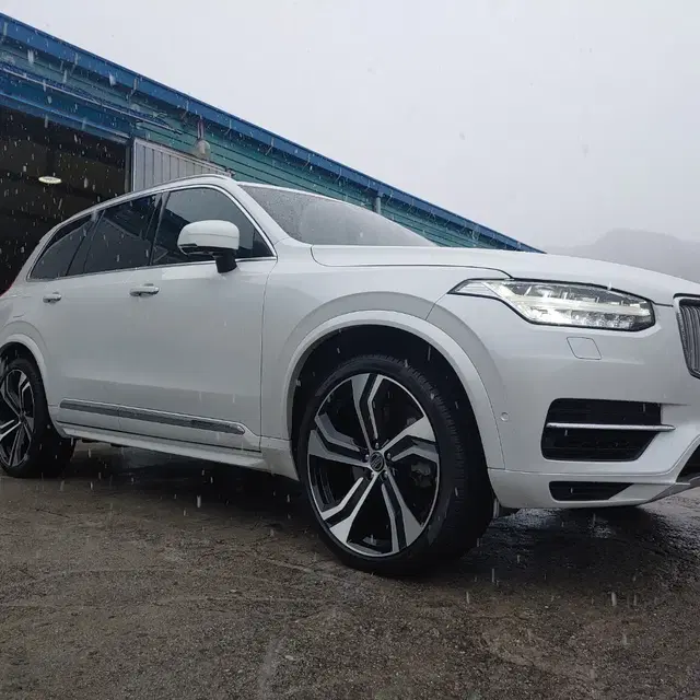 볼보 XC90 22인치 순정휠타이어 한대분 저렴히 판매