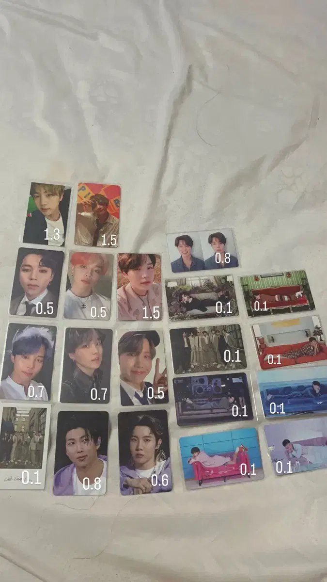 Bangtan photocard I'm selling!!!(I'm in a hurry so I'll sell it cheap and give you a bonus)