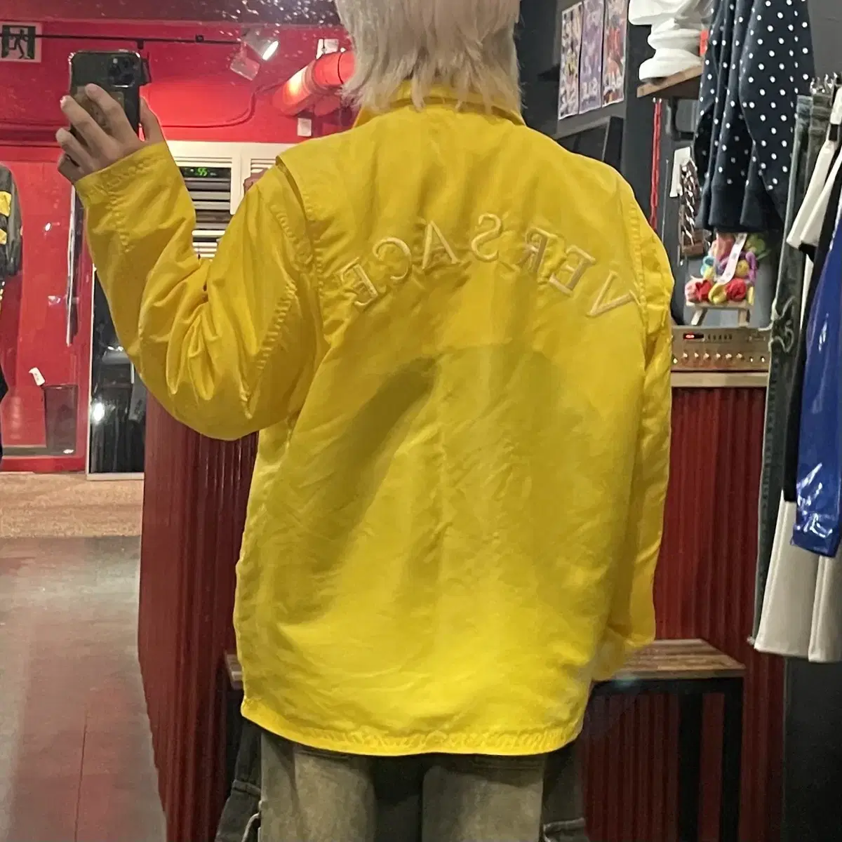 (end250) VERSACE WINDBREAKER