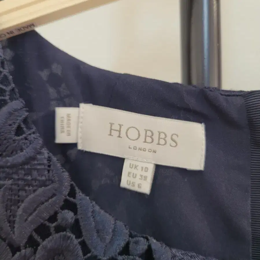 홉스런던 HOBBS LONDON 레이스 민소매 원피스