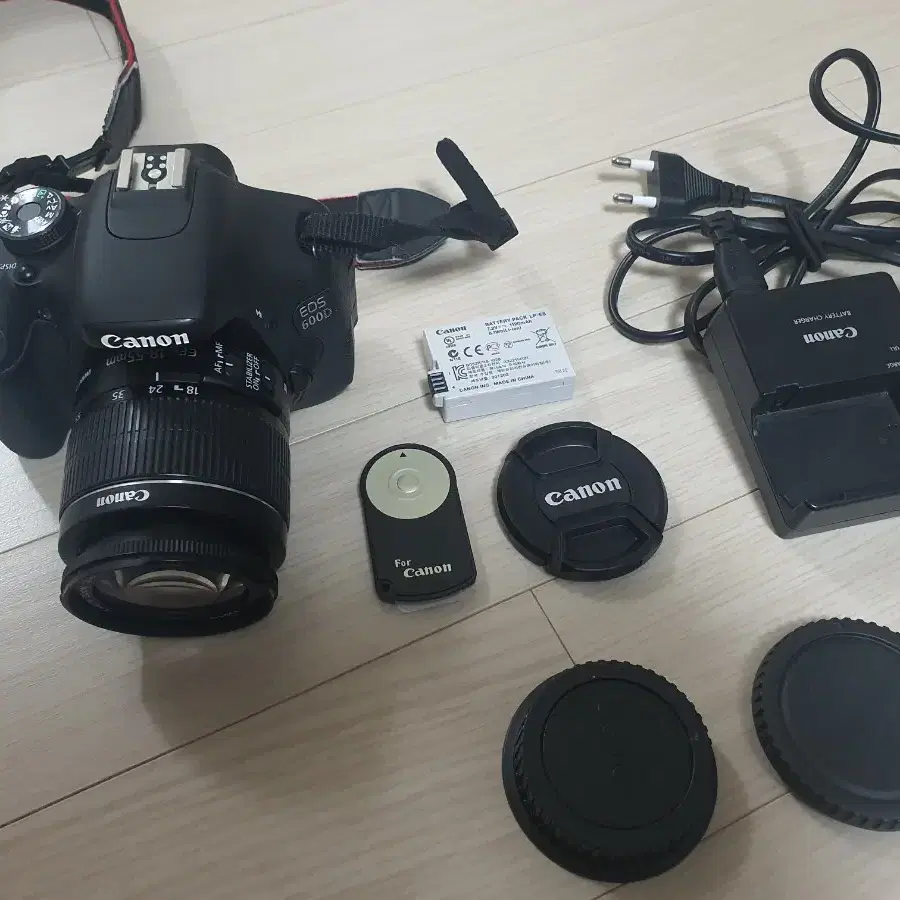 캐논 카메라 EOS 600D 18-55 IS2 렌즈 세트