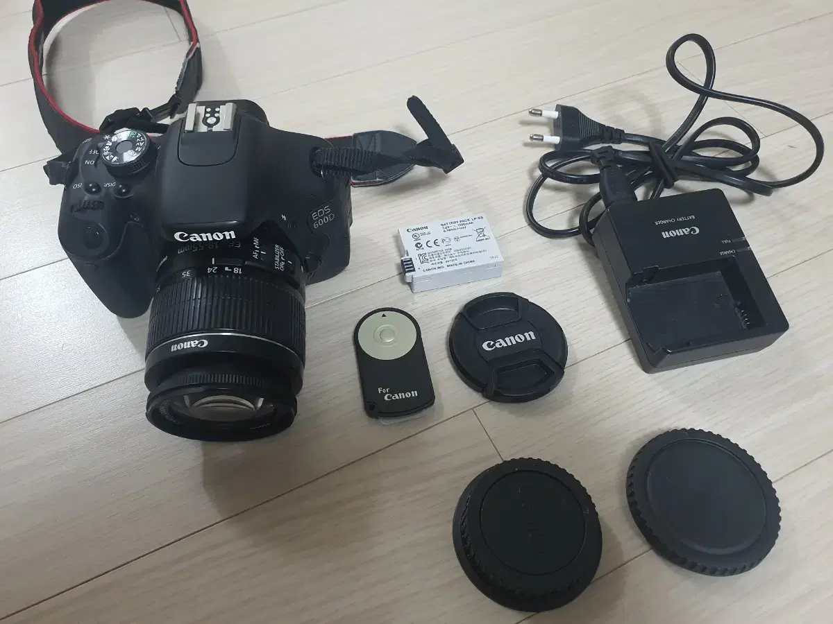 캐논 카메라 EOS 600D 18-55 IS2 렌즈 세트