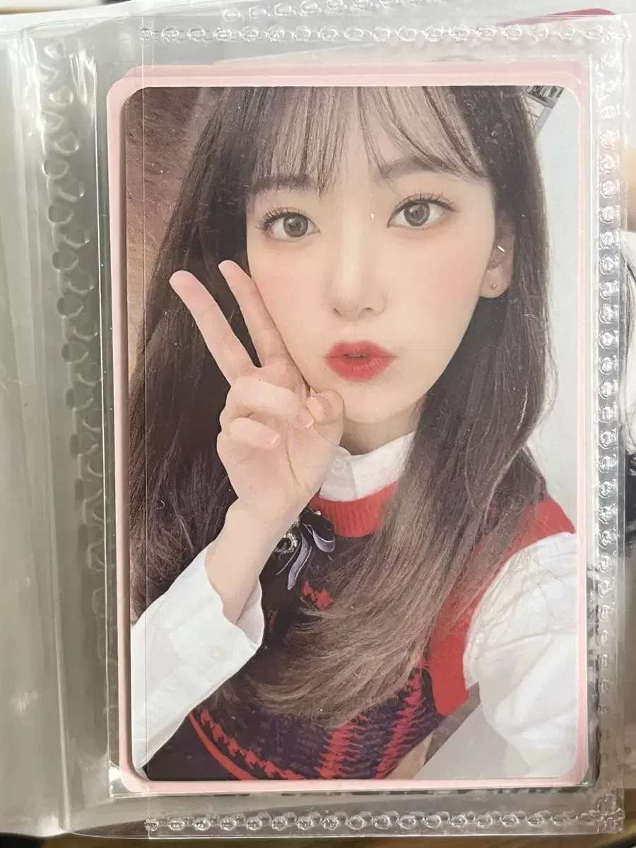 Sakura le sserafim iz*one realpolicephotocard