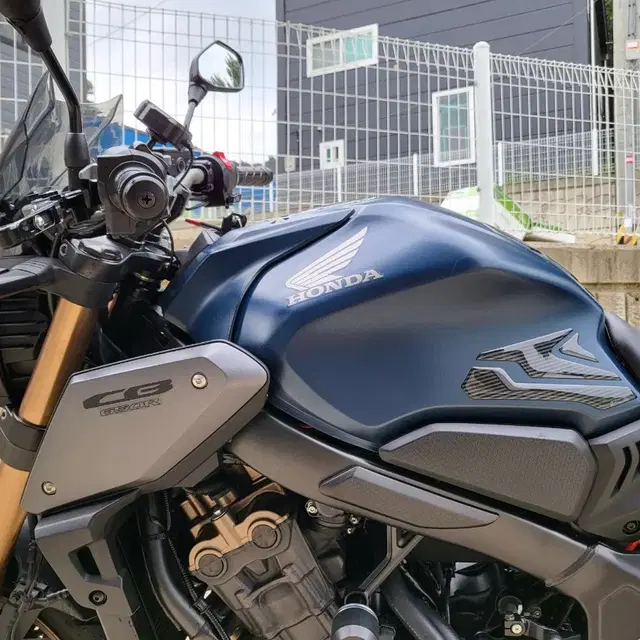 2023년식 혼다 CB 650R 블루 판매