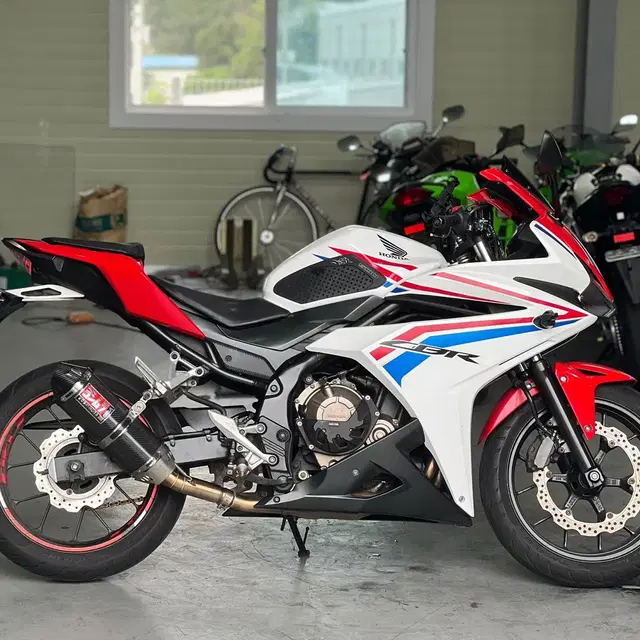 혼다 CBR500R 16년식 상태 최상급 요시무라 머플러 구변완 판매중