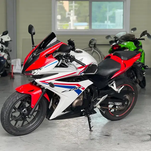 혼다 CBR500R 16년식 상태 최상급 요시무라 머플러 구변완 판매중