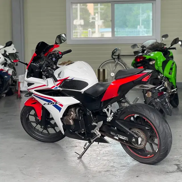 혼다 CBR500R 16년식 상태 최상급 요시무라 머플러 구변완 판매중