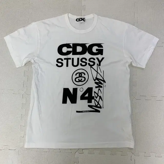 스투시 x CDG 반팔