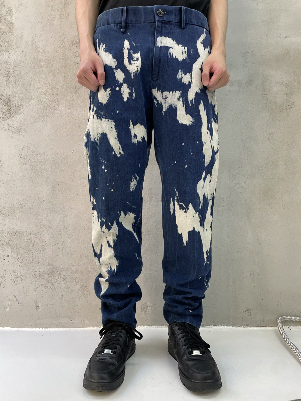 Soy-painted denim pants SOE