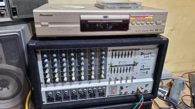 PHONIC pod 740 POWERED MIXER