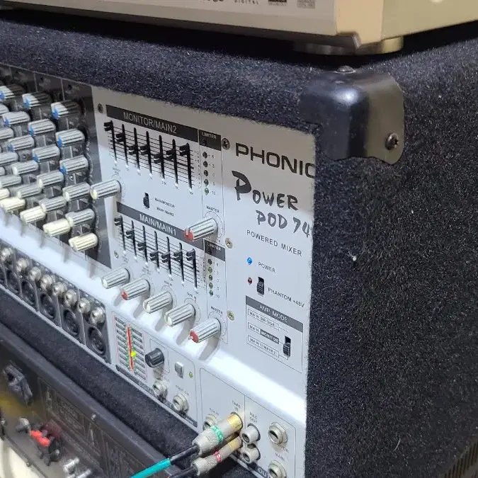 PHONIC pod 740 POWERED MIXER