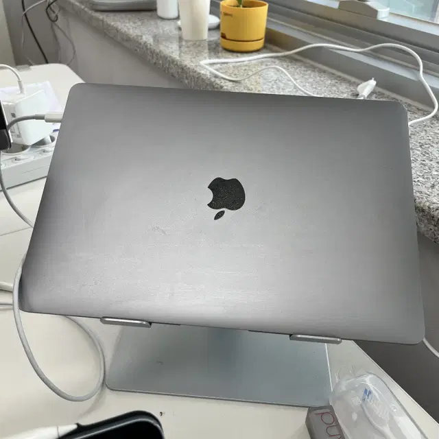 MACBOOK AIR M1