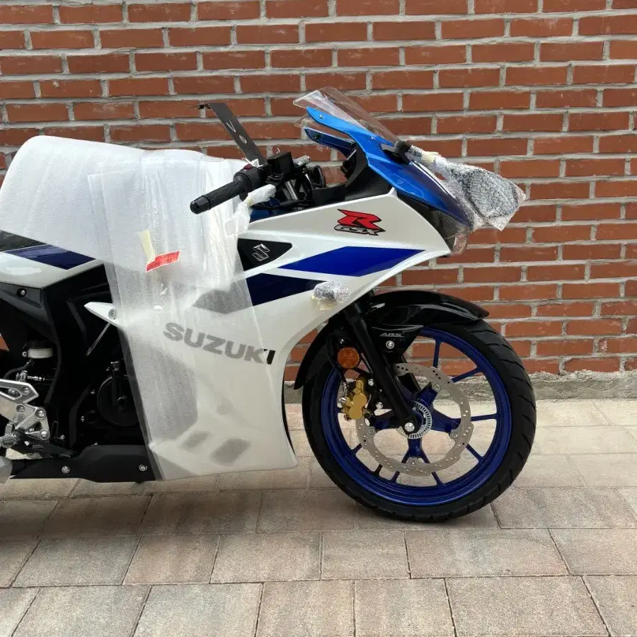 [8월입고분] GSX-R125 ABS 24년식 입고