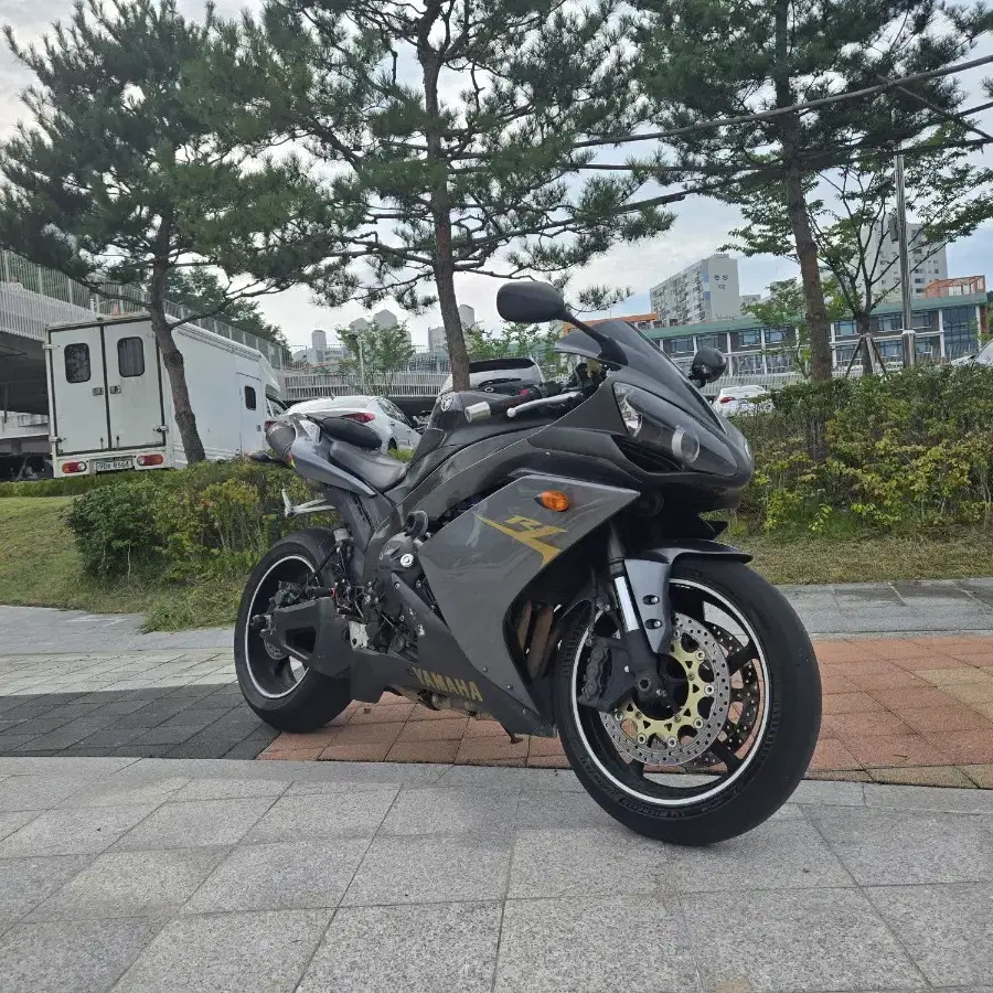 08 r1