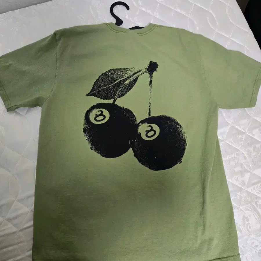 sturdy cherries T-shirt moss