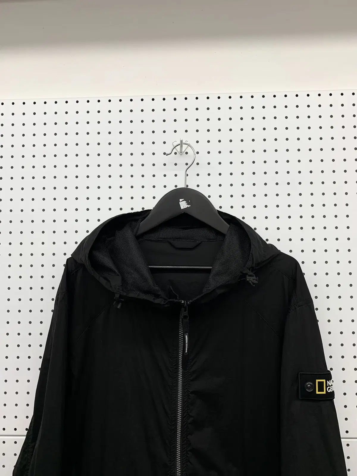 (100XL)National Geographic Nylon Windbreaker