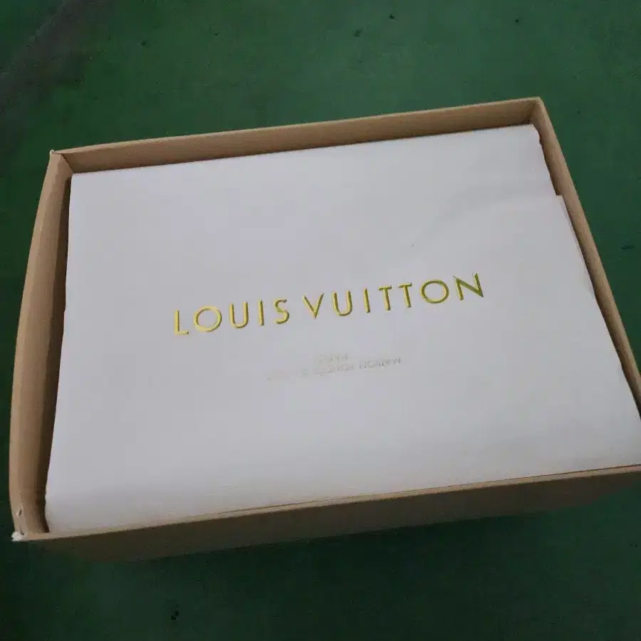 LV  st  트레이너 스니커즈