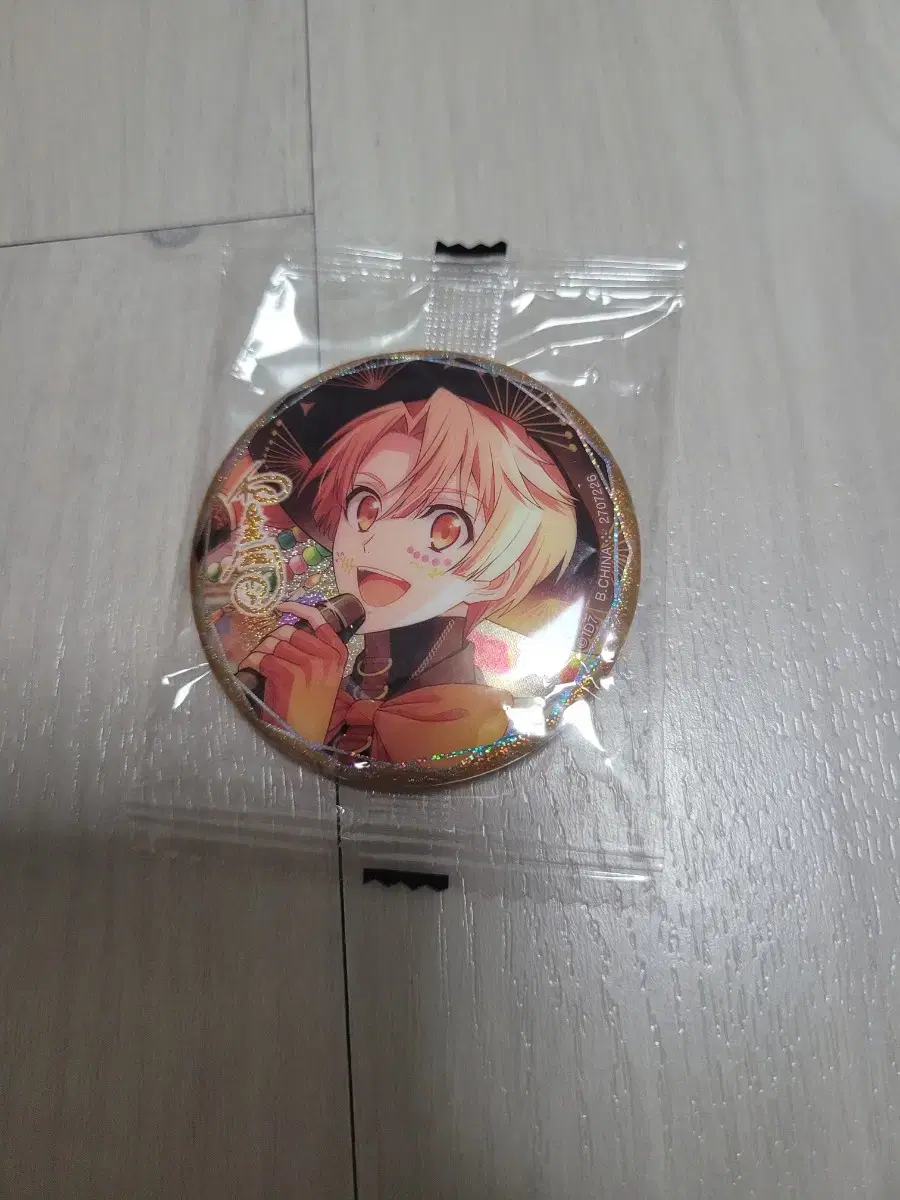 Sell Nayeon and Mitsuki can badges