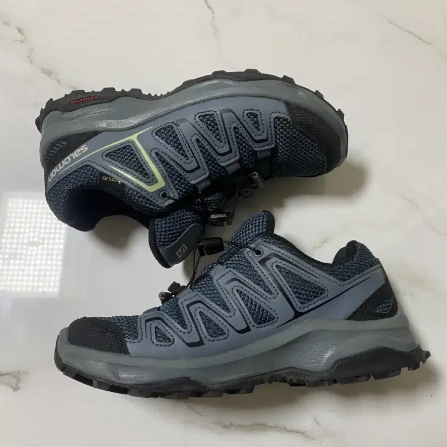 Salomon ortholite 여성 36사이즈 운동화