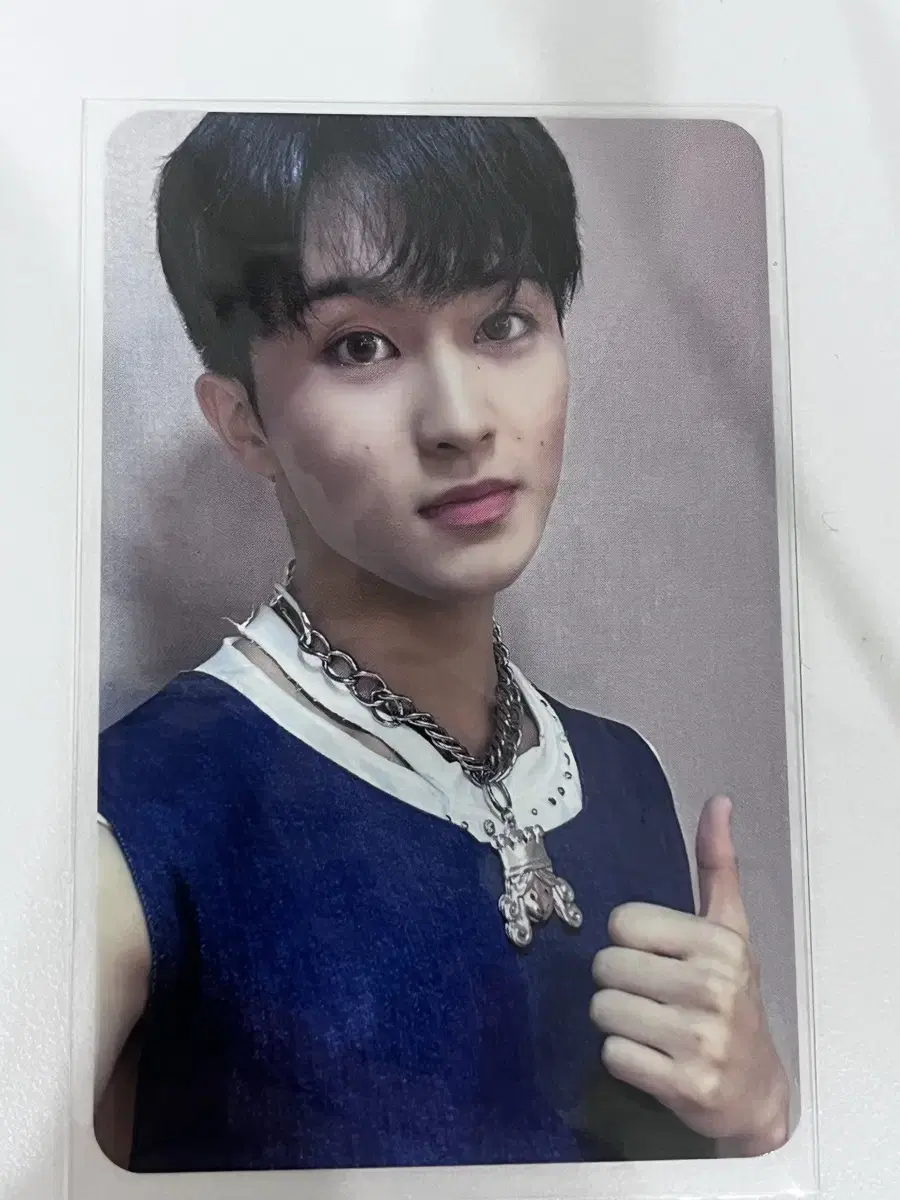 Mark GoldenE.JI Pansa Unreleased Photocard