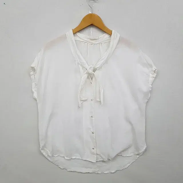 AG ribbon blouse