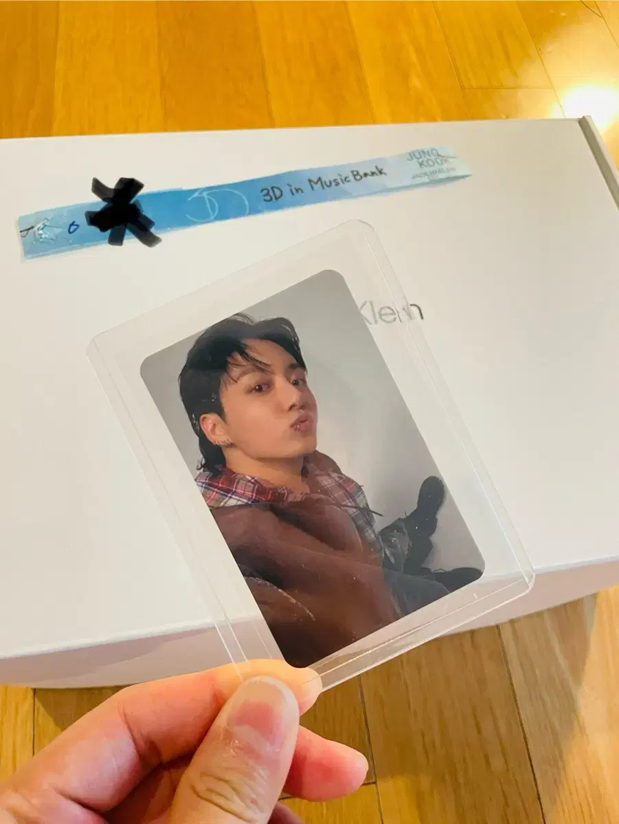 Jungkook 3D broadcast photocard sells