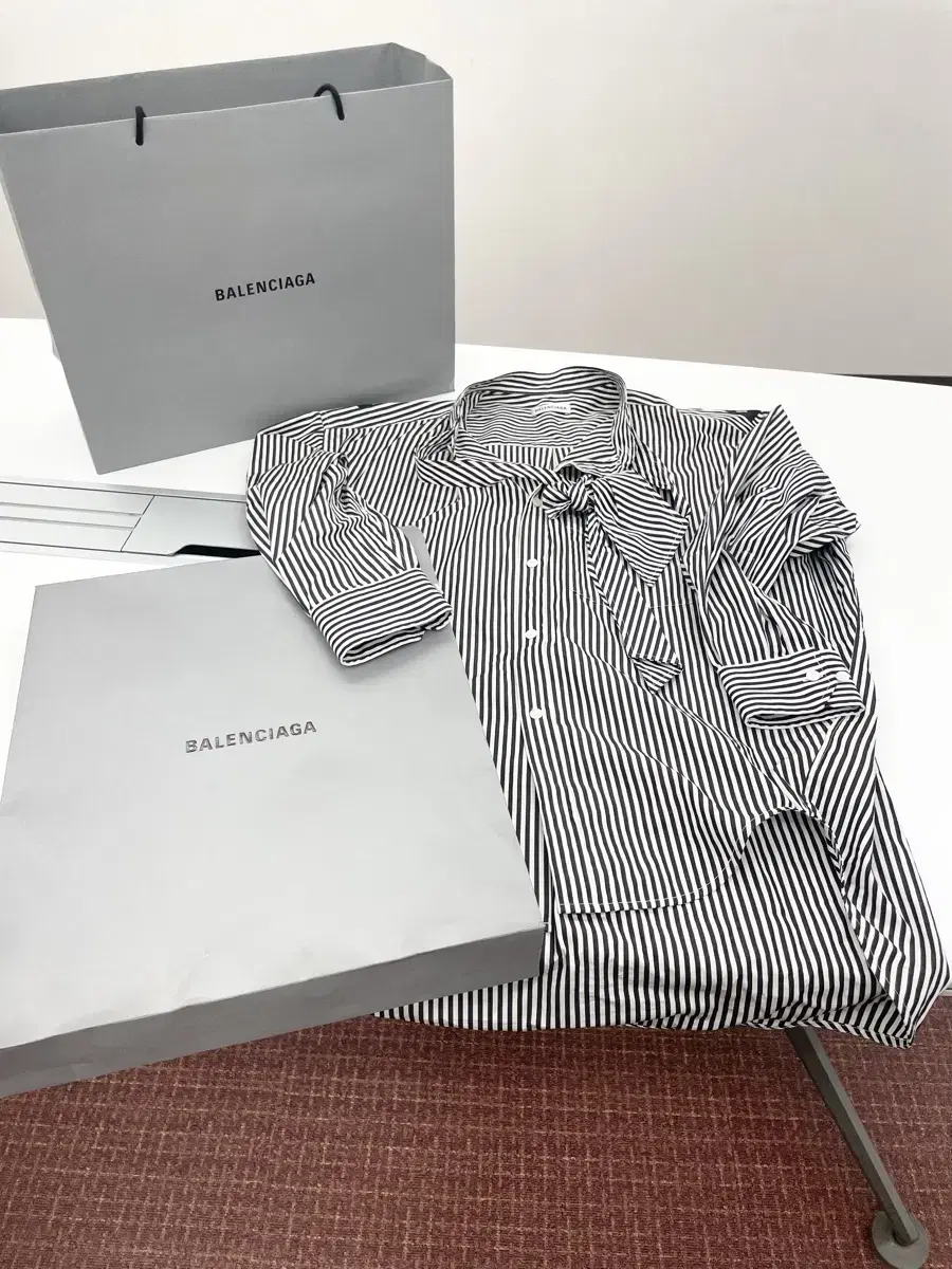 발렌시아가 여성 셔츠 BALENCIAGA