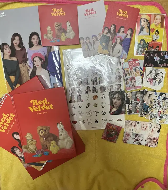 레드벨벳 시즌그리팅 2019 + RBB 앨범 조이 포토카드 +비공굿