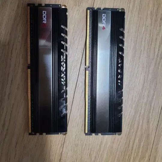 램 DDR4 16G(8+8)