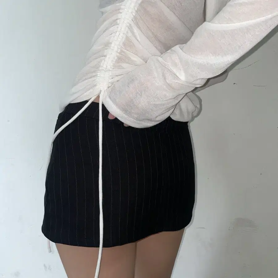 String wrap microskirt pants