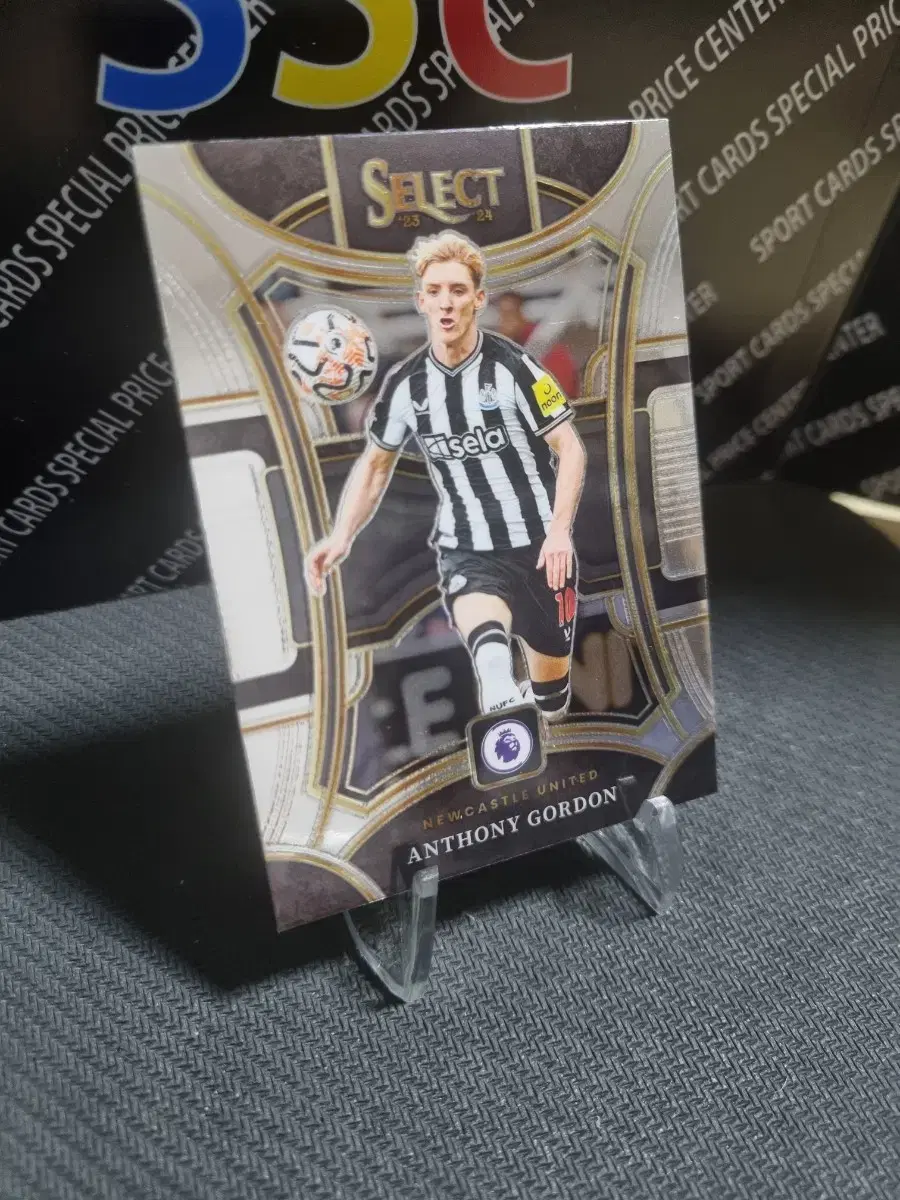 23-24 Panini Select Newcastle Anthony Gordon Football Kards