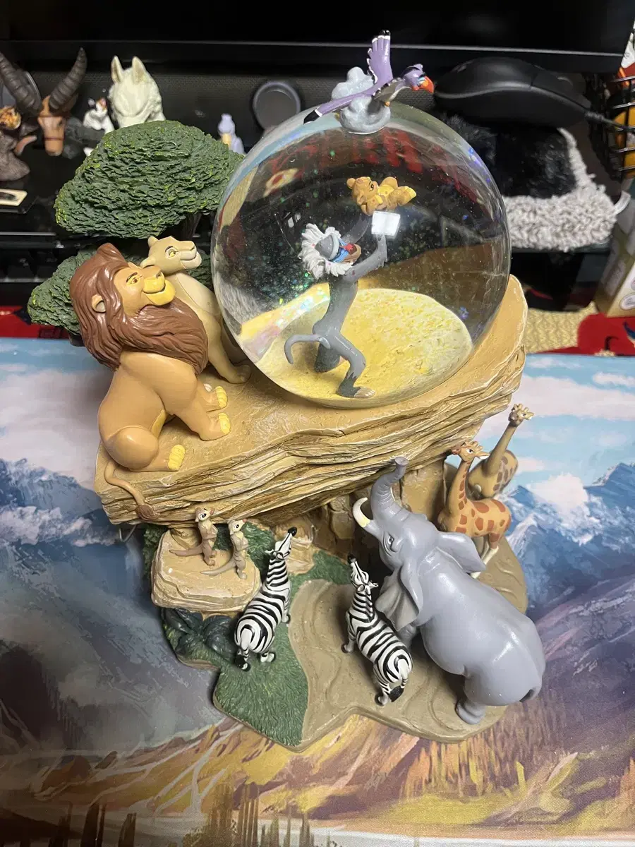 Sold only until 1230)Disney's Lion King 25th Anniversary Snowglobe Music Box Limited Edition