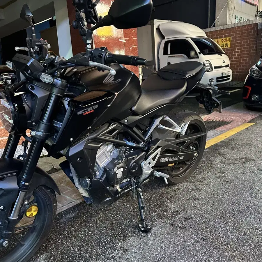 부산 cb125r (신차급) 가격다운