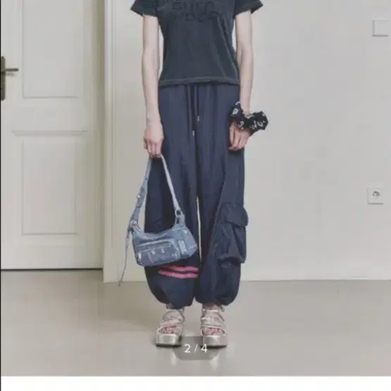 마지셔우드 OUTPOCKET HOBO MINI_denim