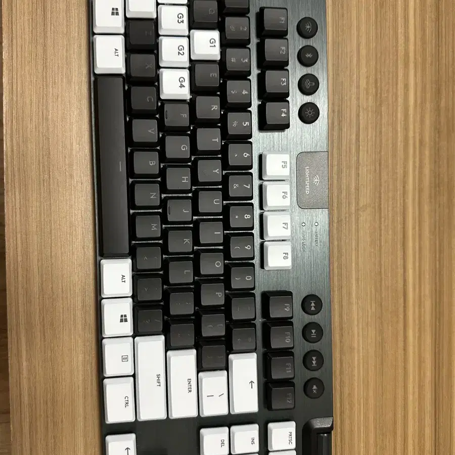 G913 TKL 키보드