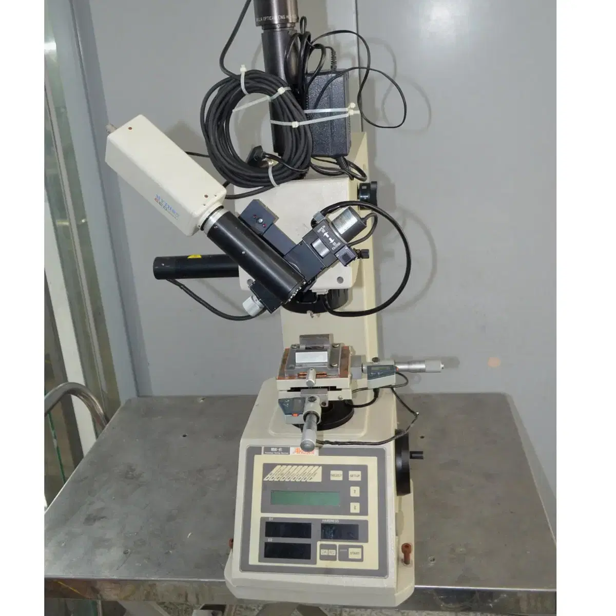 Mitutoyo MVK-H1 Hardness Testing Machine